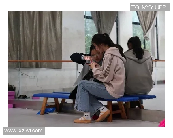 南京滑板队与广州滑板队赛后复盘团队协作的精彩瞬间与经验分享 南京滑板队与广州滑板队赛后复盘团队协作的精彩瞬间与经验分享