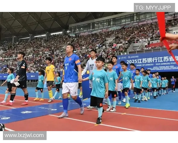 全球足球盛宴来袭 聚焦各大赛事看点与精彩对决