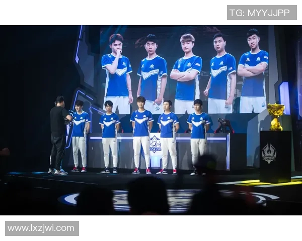 WE战队的蜕变之旅：从荣耀巅峰到重塑自我之路